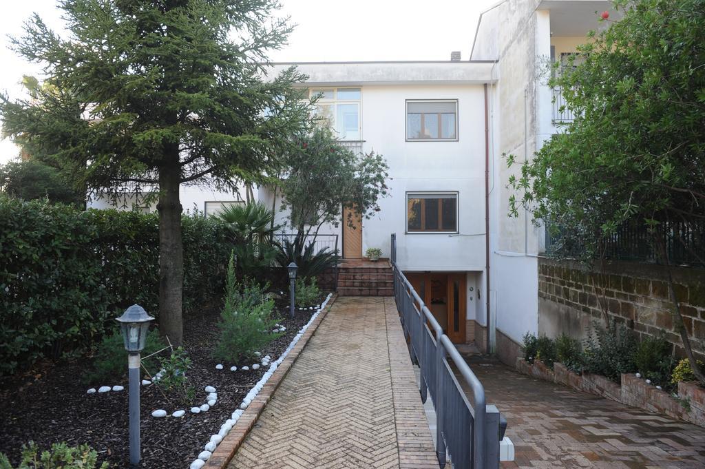 B&B Viale Delle Colline ซาแลร์โน ภายนอก รูปภาพ
