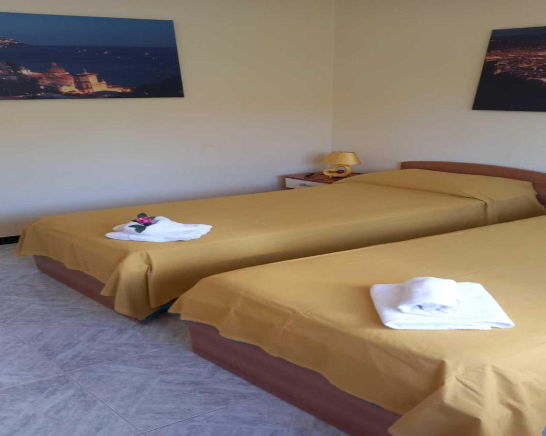 B&B Viale Delle Colline ซาแลร์โน ภายนอก รูปภาพ