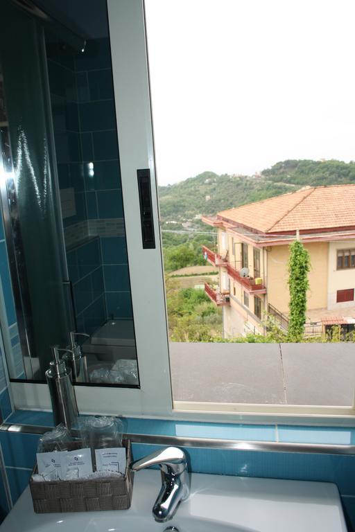 B&B Viale Delle Colline ซาแลร์โน ภายนอก รูปภาพ