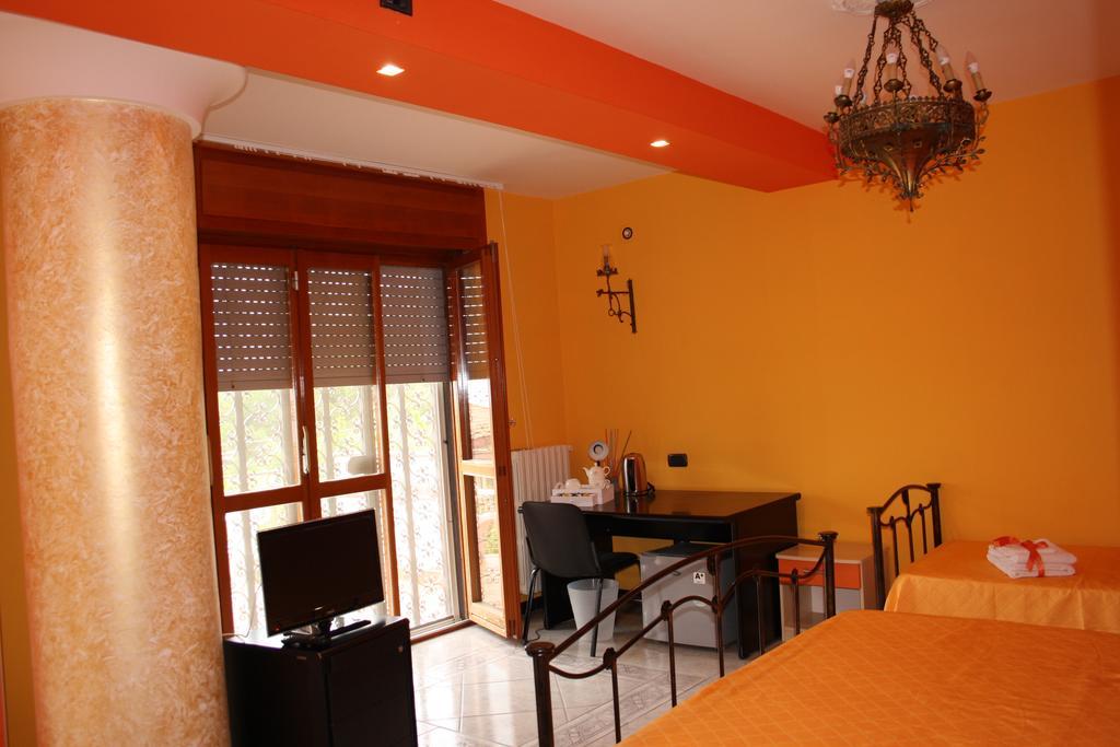 B&B Viale Delle Colline ซาแลร์โน ภายนอก รูปภาพ