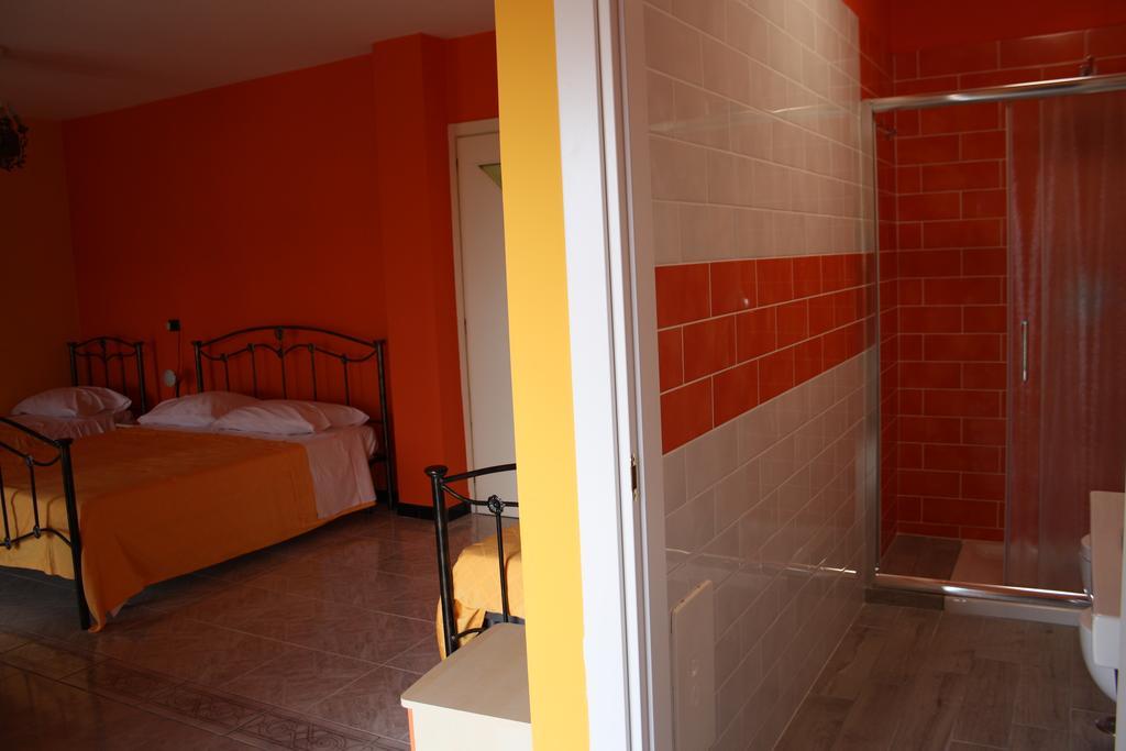 B&B Viale Delle Colline ซาแลร์โน ภายนอก รูปภาพ